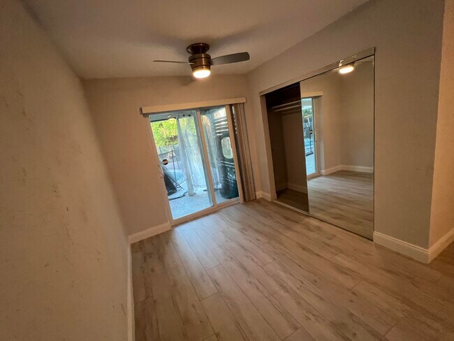 Building Photo - 898 SW 12th Terrace
