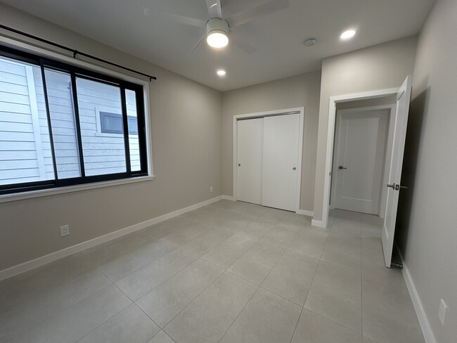 Building Photo - 99-52 Moanalua Rd