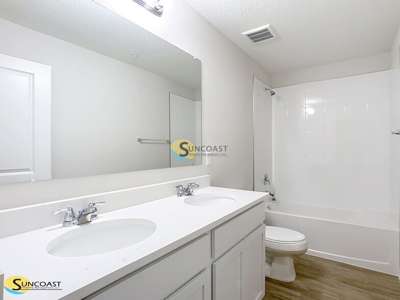 Building Photo - 3821 SW 43rd Ct