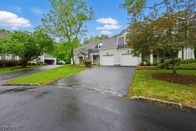 Building Photo - 99 Sleepy Hollow Rd