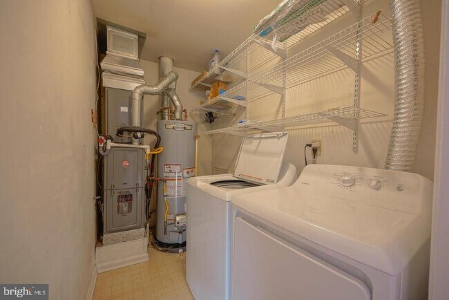 Building Photo - 3102B Limestone Way