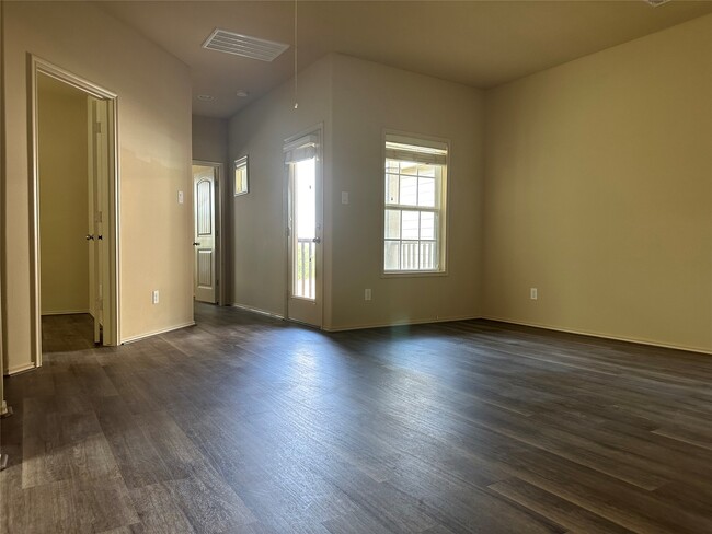 Building Photo - 18319 Amalfi Coast Dr