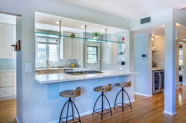 Building Photo - MODERN ARCHITECTURE W/ BEACH CHARM: BRIGHT & AIRY, 4BR3BA, 2-STORY HOME W/ OPEN & BRIGHT LIVING S...