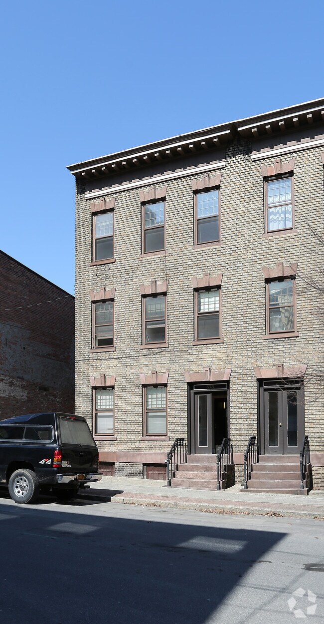 Building Photo - 373 Hudson Ave