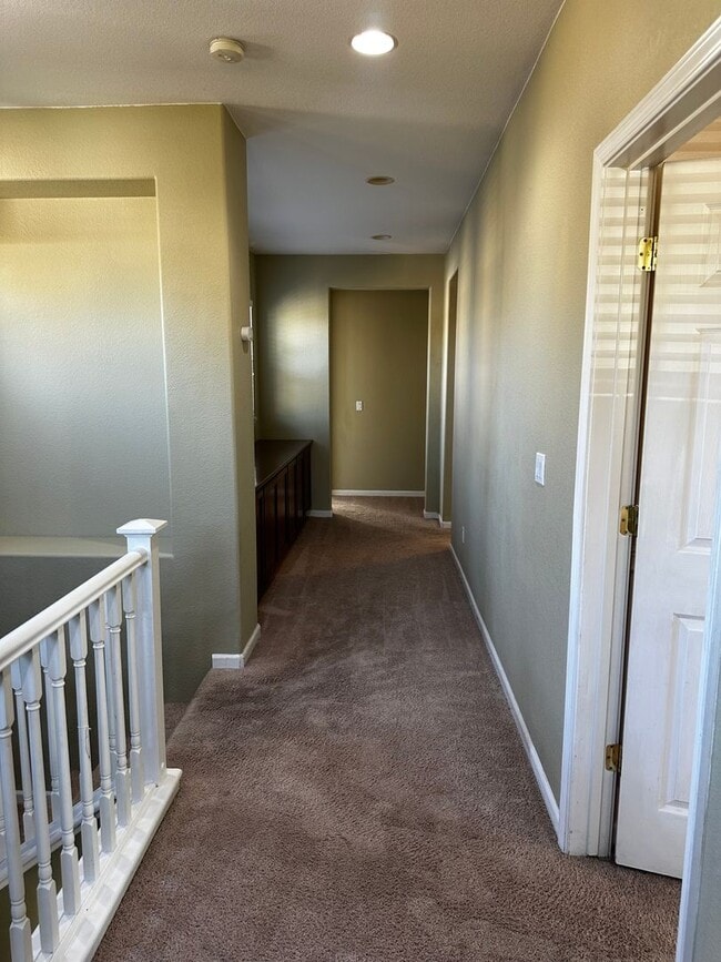 Building Photo - Near Tracy Sports Complex, $500.00 off the first full months rent with possession by 2/1/2026