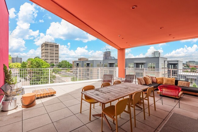 Building Photo - Rare and Beautiful Two Bedroom Unit Close ...