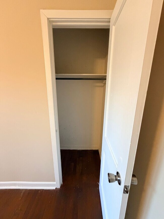 Building Photo - Studio Home in Valdoasta