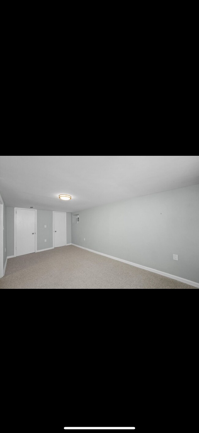 Building Photo - 9339 S Eberhart Ave