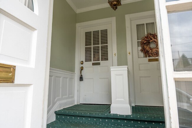 Building Photo - SHADYSIDE RENTAL