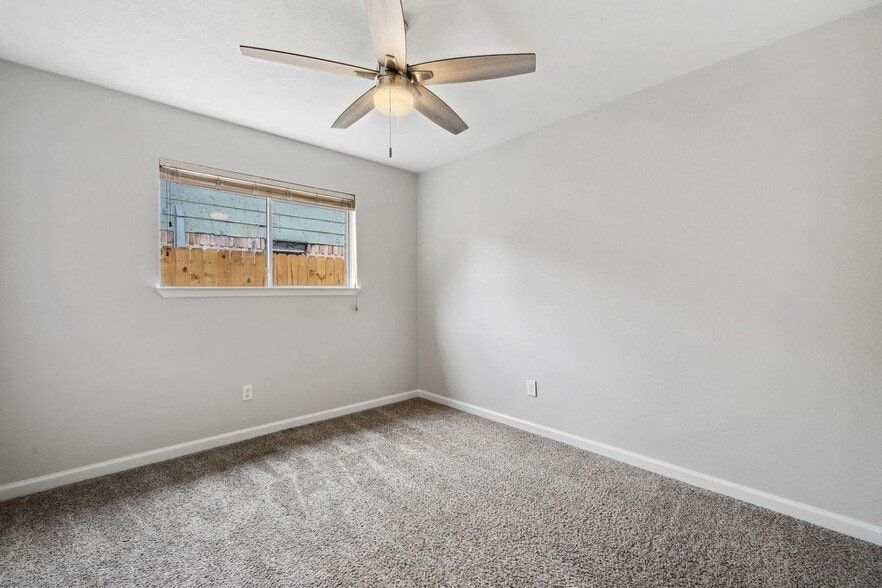 Building Photo - 4023 Broken Elm Dr