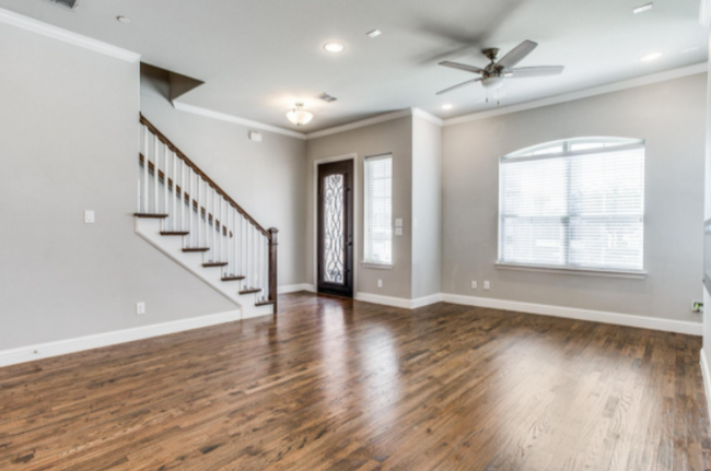 Building Photo - 3BR/2.5BA Townhouse in Carrollton For Lease!