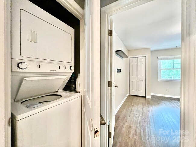 Building Photo - 3306 Selwyn Farms Ln
