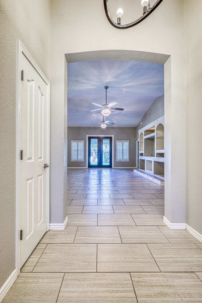 Building Photo - 5948 Anapaula Dr