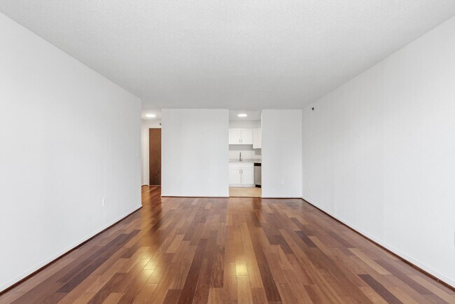 Building Photo - 2020 Walnut St