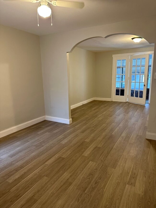 Building Photo - 3 Bedroom Home in Bridesburg for Rent!