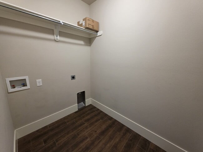 Building Photo - 616 Mill Pond Wy