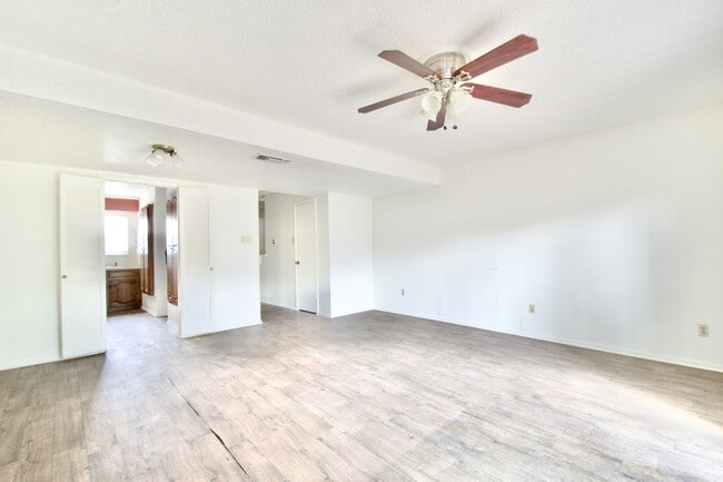 Building Photo - 806 N 62nd St