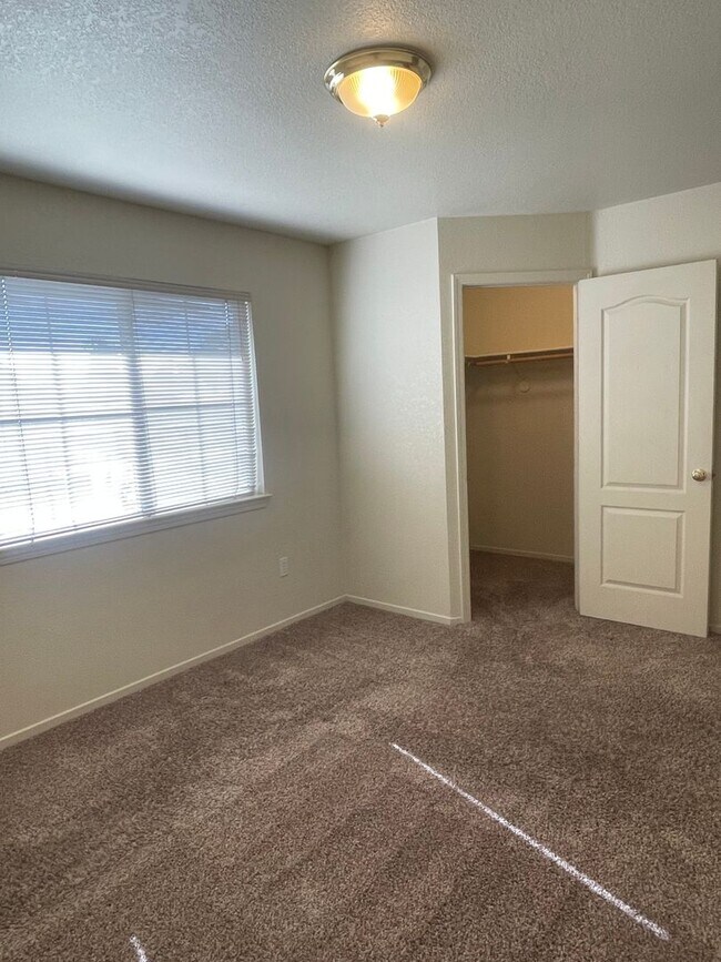 Building Photo - 1390 Serrano Pl