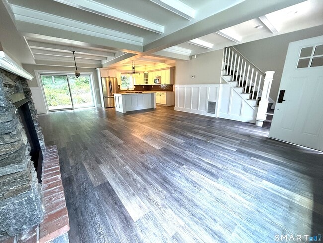 Building Photo - 46 Kneen St Ext