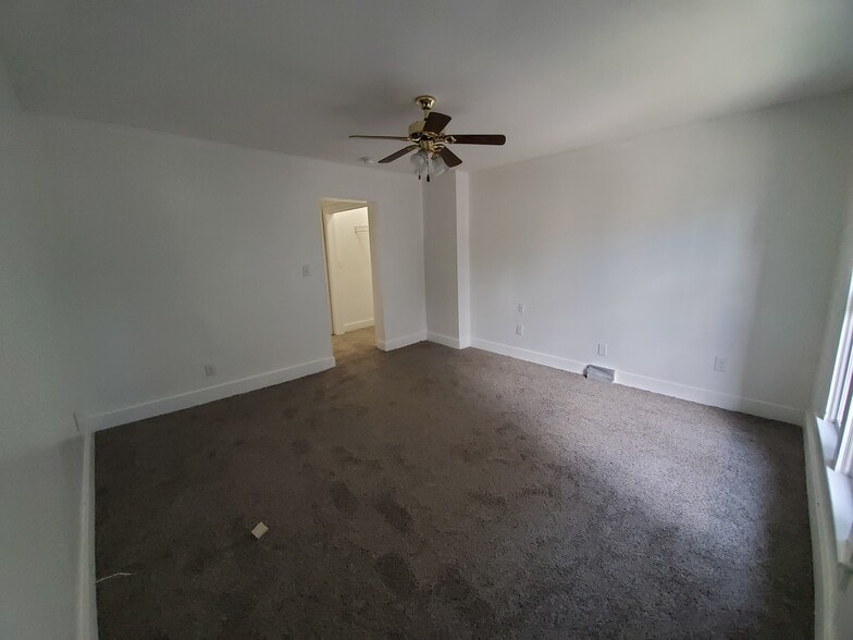 Building Photo - 116 1st Ave