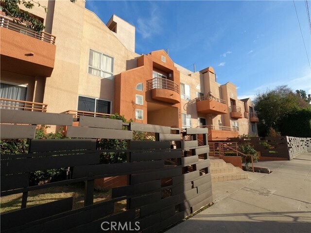 Building Photo - 5060 Kester Ave