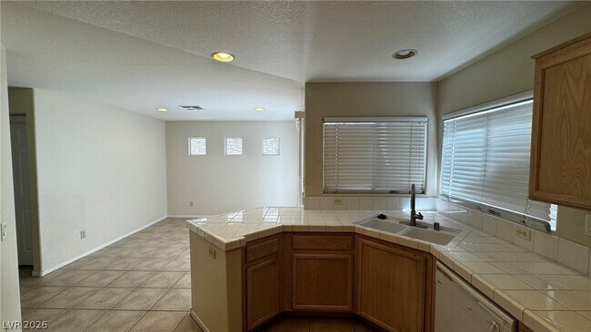 Building Photo - 10435 Prairie Schooner Ave