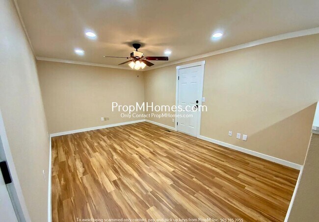 Building Photo - Charmingly Updated Three Bedroom Home in South Hillsboro!