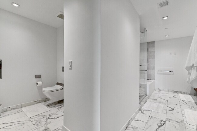 Building Photo - 10203 Collins Ave