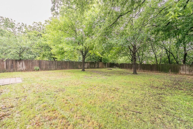 Building Photo - Charming and Updated Home in White Settlement