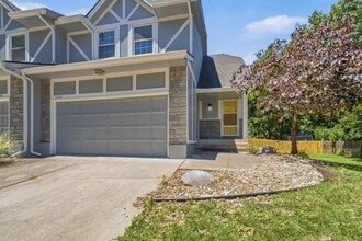 Building Photo - 11804 Oakmont St