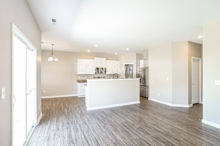 Building Photo - 9531 Weikert Rd