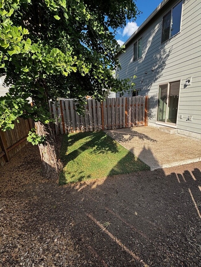 Building Photo - Beautiful Home with LVP Flooring, SS Appliances, Garage, W/D, Fenced Yard, LARGE Master & MORE!