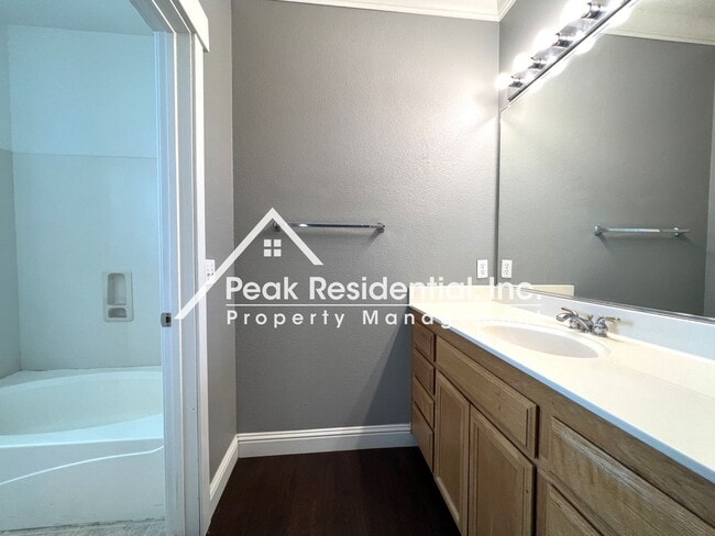 Building Photo - 5772 Amnest Way