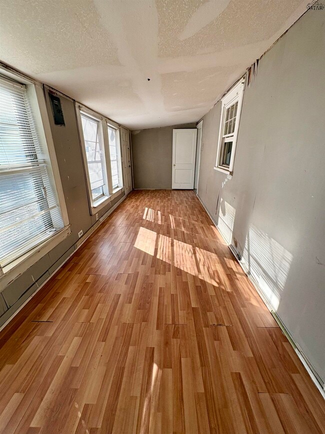 Building Photo - 1651 Wilson Ave