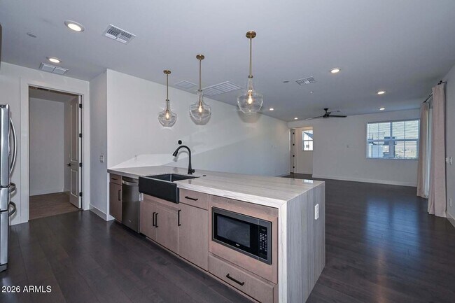 Building Photo - 11300 N Casa Dega Dr