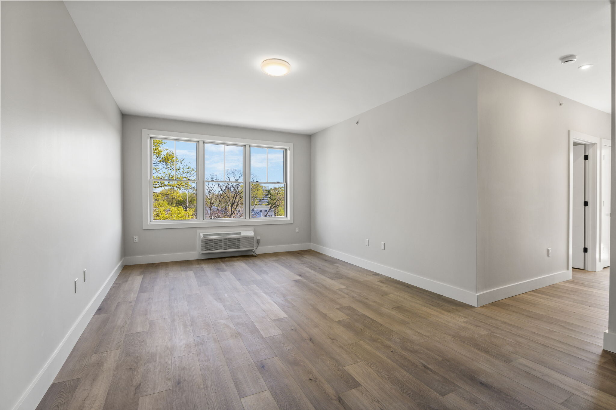 Building Photo - 2021 Jones Rd