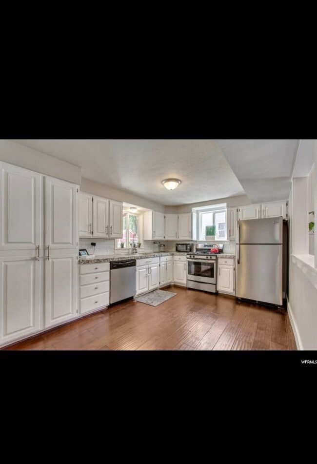 Building Photo - ***COMING SOON*** Beautifully Updated Two-Story Home with Detached 2-Car Garage!
