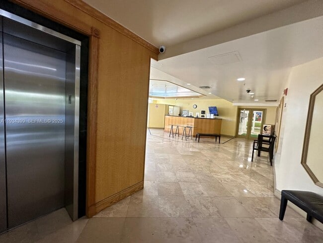 Building Photo - 3500 Coral Wy