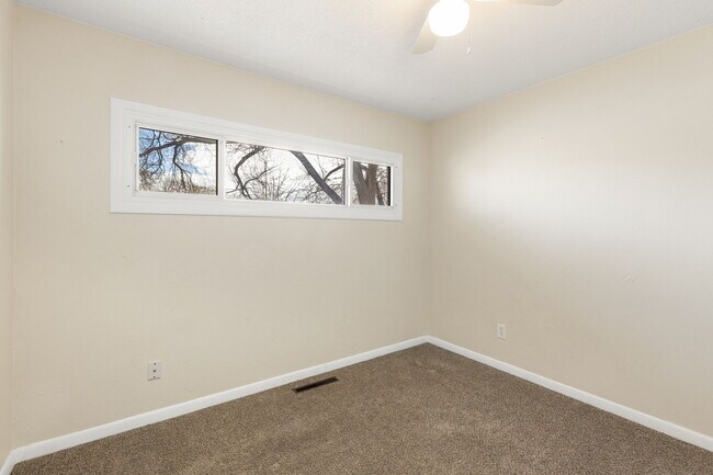 Building Photo - 2204 Cooper Ave