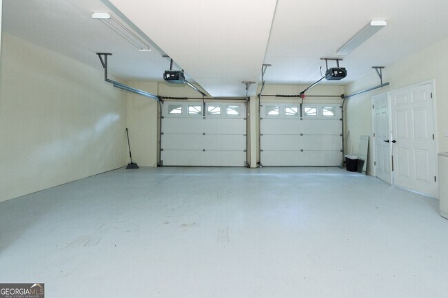 Building Photo - 5166 Wheeler Dr