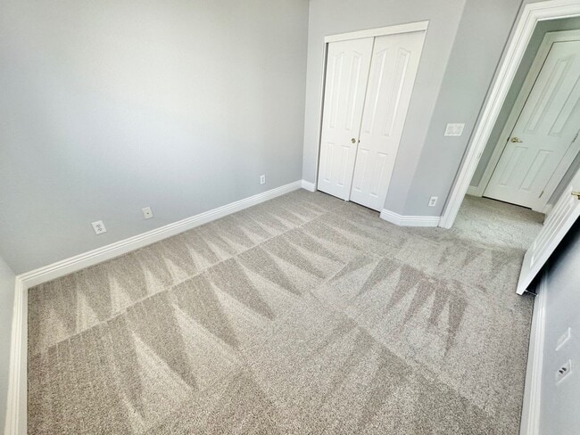 Building Photo - Stunning 4 bedroom home offering comfort and space in North Las Vegas