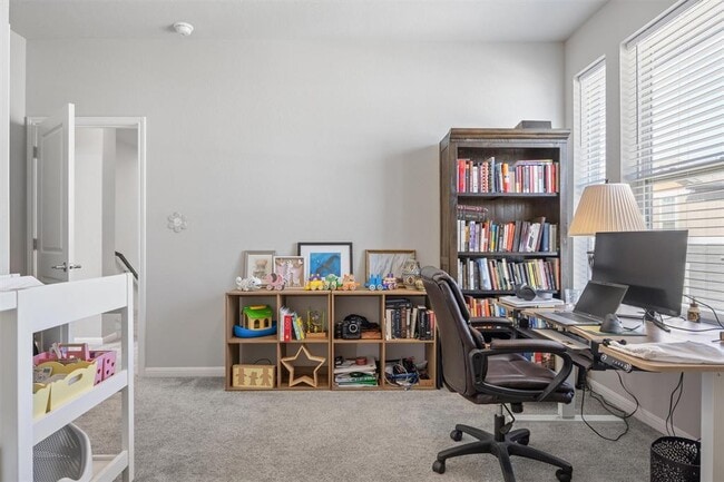 Building Photo - 1020 Vista View Dr