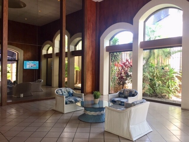 Building Photo - 400 Hobron Ln