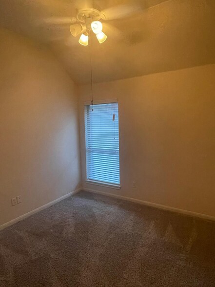 Building Photo - 1806 Chasewood Dr