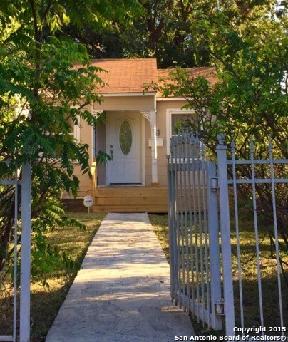 Building Photo - 414 Elmwood Dr