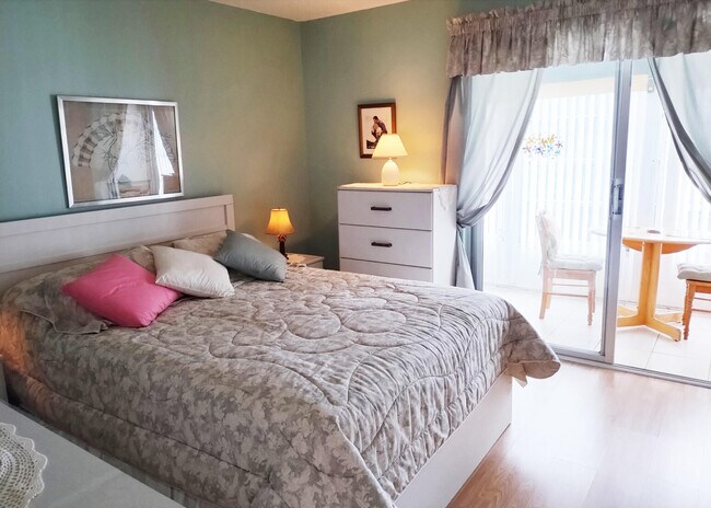 Building Photo - 39 Harwood B