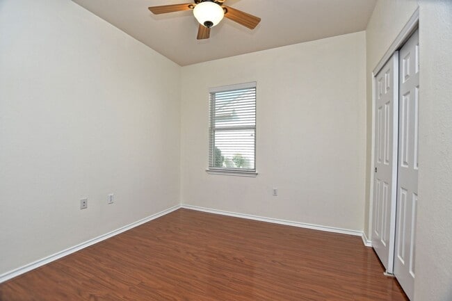 Building Photo - 815 Prairie Grass Ln