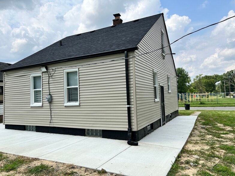 Building Photo - 9272 Fielding St