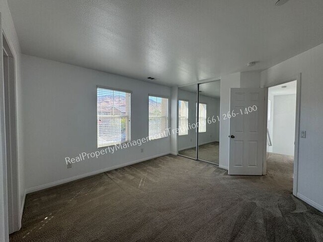 Building Photo - 2817 Goldenrain St