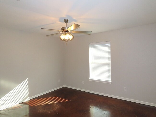 Building Photo - Updated 2 Bedroom, 1 Bath Duplex in Whiteh...